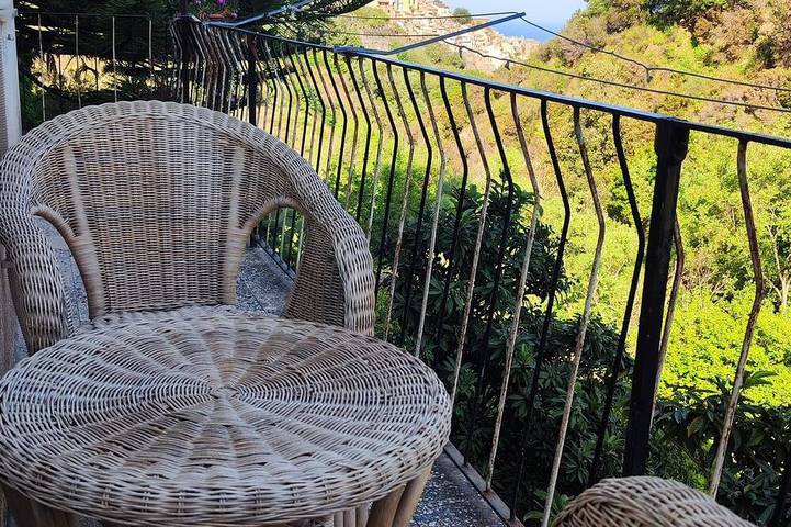 Ferienwohnung für 4 Personen, mit Pool und Garten sowie Terrasse, mit Haustier