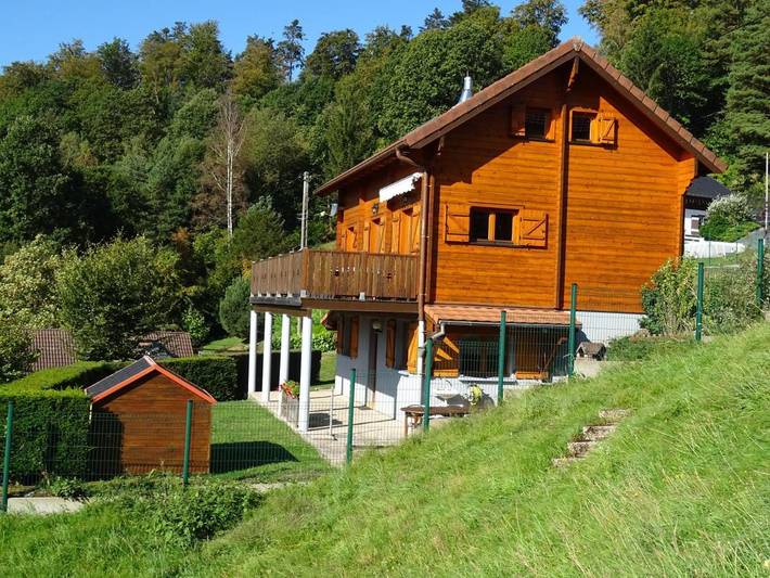 Gîte pour 6 personnes, avec jardin et vue, adapté aux familles à Dabo