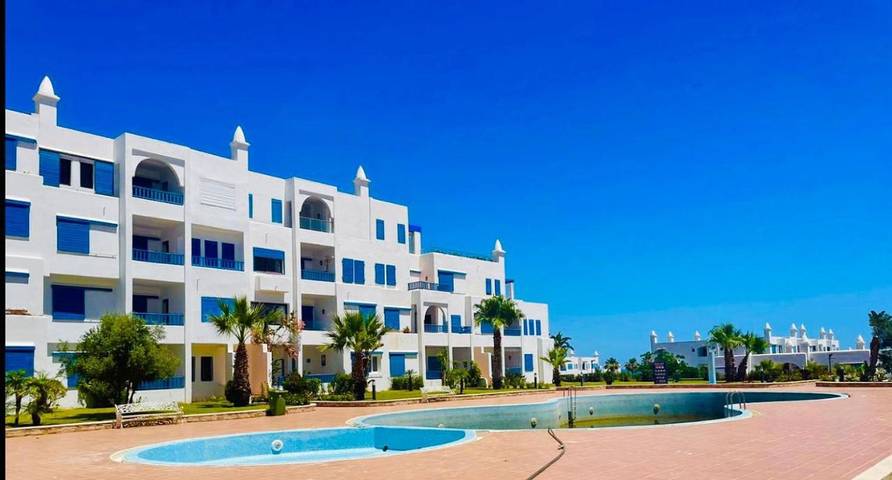 Appartement de vacances pour 4 personnes, avec vue ainsi que piscine et jardin