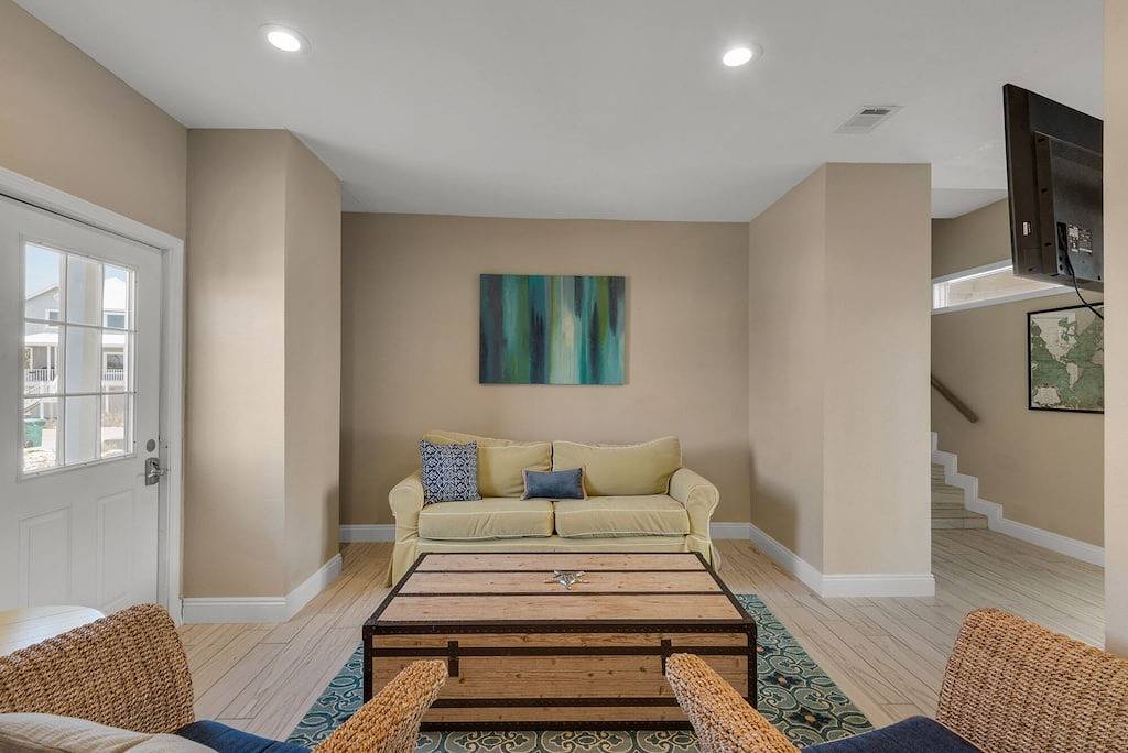 Vacation House for 18 Guests in Navarre Beach, Emerald Coast