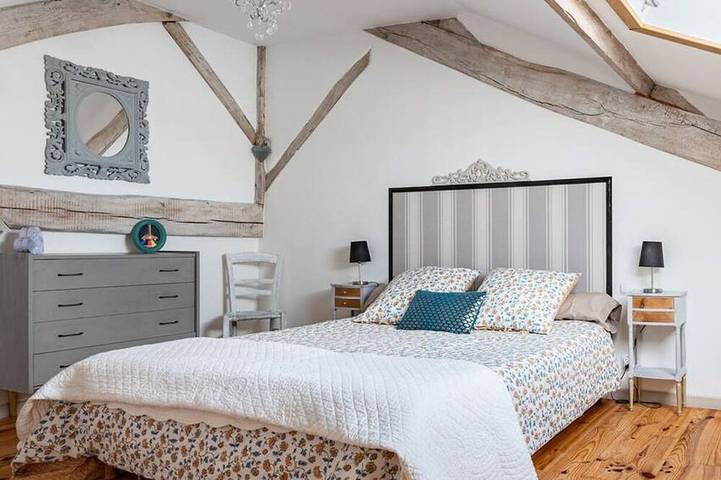 Location de vacances pour 4 personnes, avec jardin et jacuzzi à Nojals-et-Clotte - 2