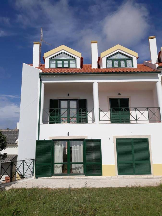 Casa de férias para 8 pessoas, com jardim e vista em Peniche