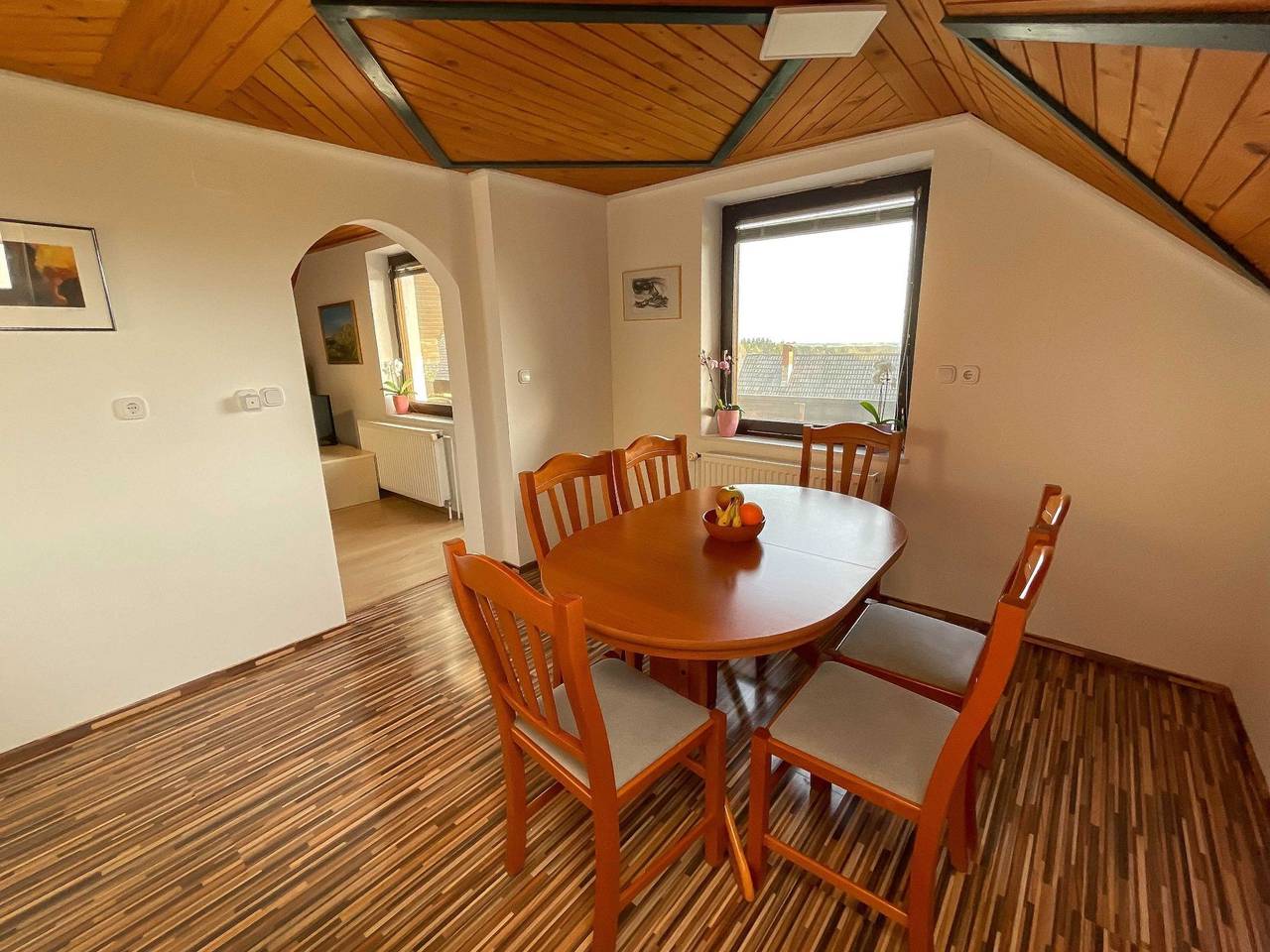 Ganze Wohnung, Two Bedroom Apartment with Balcony and Mountain View in Karawanken und Bachergebirge, Oberkrain