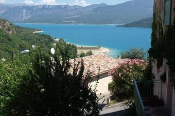 Gîte pour 4 personnes, avec balcon à Sainte-Croix-du-Verdon