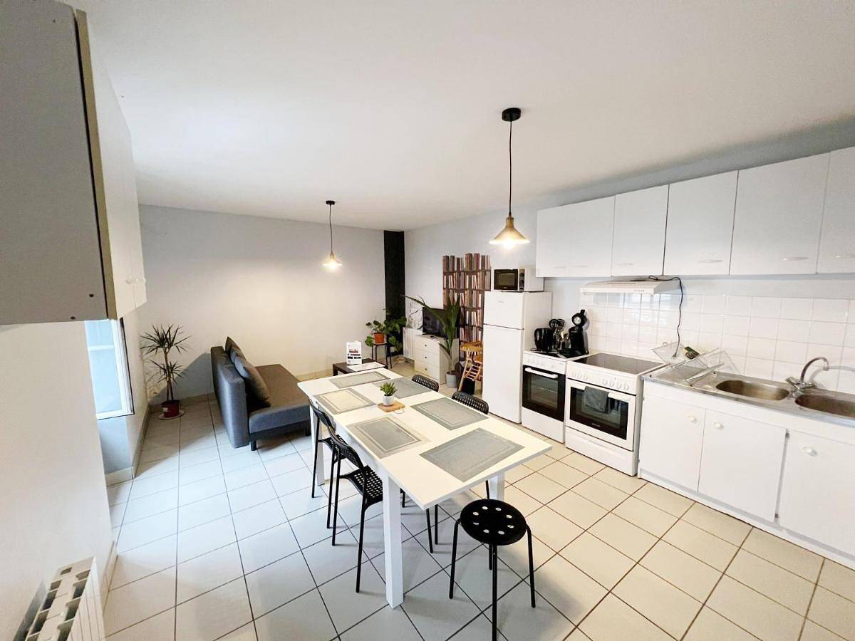 Appartement entier, Two-Bedroom Apartment in Carhaix-Plouguer, Région de Châteaulin