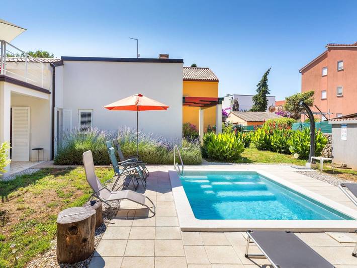 Villa für 6 Personen, mit Balkon und Pool sowie Garten - 1