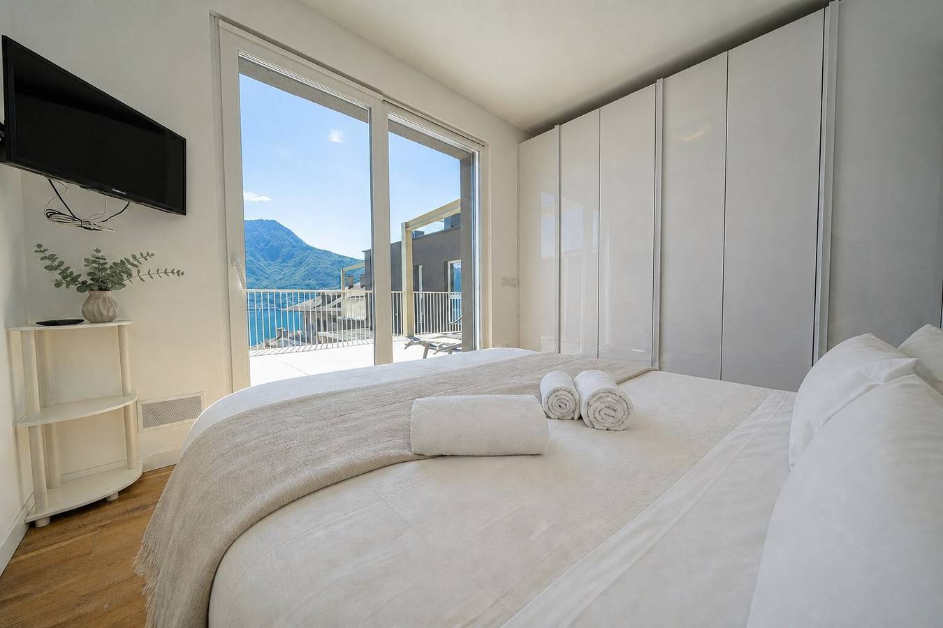 Lakevista Terrace – Appartement met gedeeld zwembad en sauna in Musso, Musso en omgeving