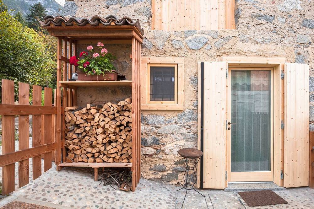 Wunderbare Hütte am Waldrand in Valle di Ledro für totale Entspannung in Molina di Ledro, Ledro