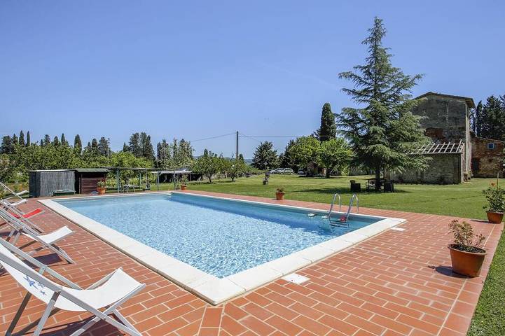 Villa pour 4 personnes, avec Terrasse ainsi que Jardin et Piscine à Monteriggioni