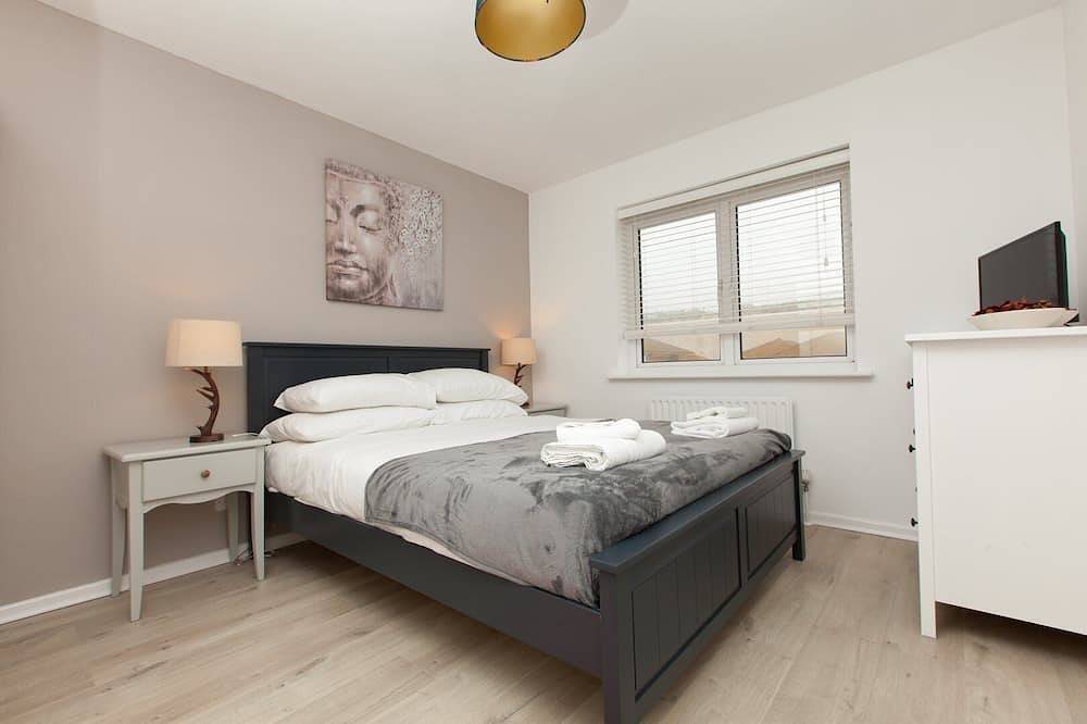 Entire apartment, Stylish Brighton Marina Flat | Balcony & Parking in Brighton Marina, Brighton