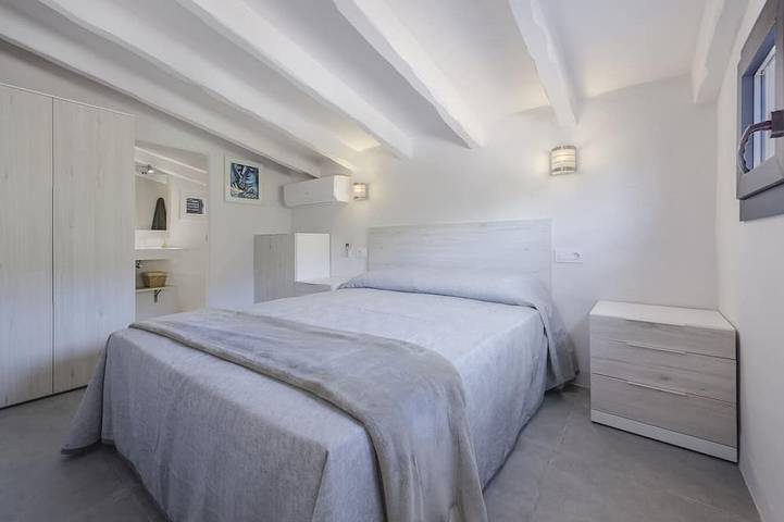 Renovated Villa with Pool and Garden, 900 mts from Pollensa Town in Torrent de la Vall d'en Marc, Pollença