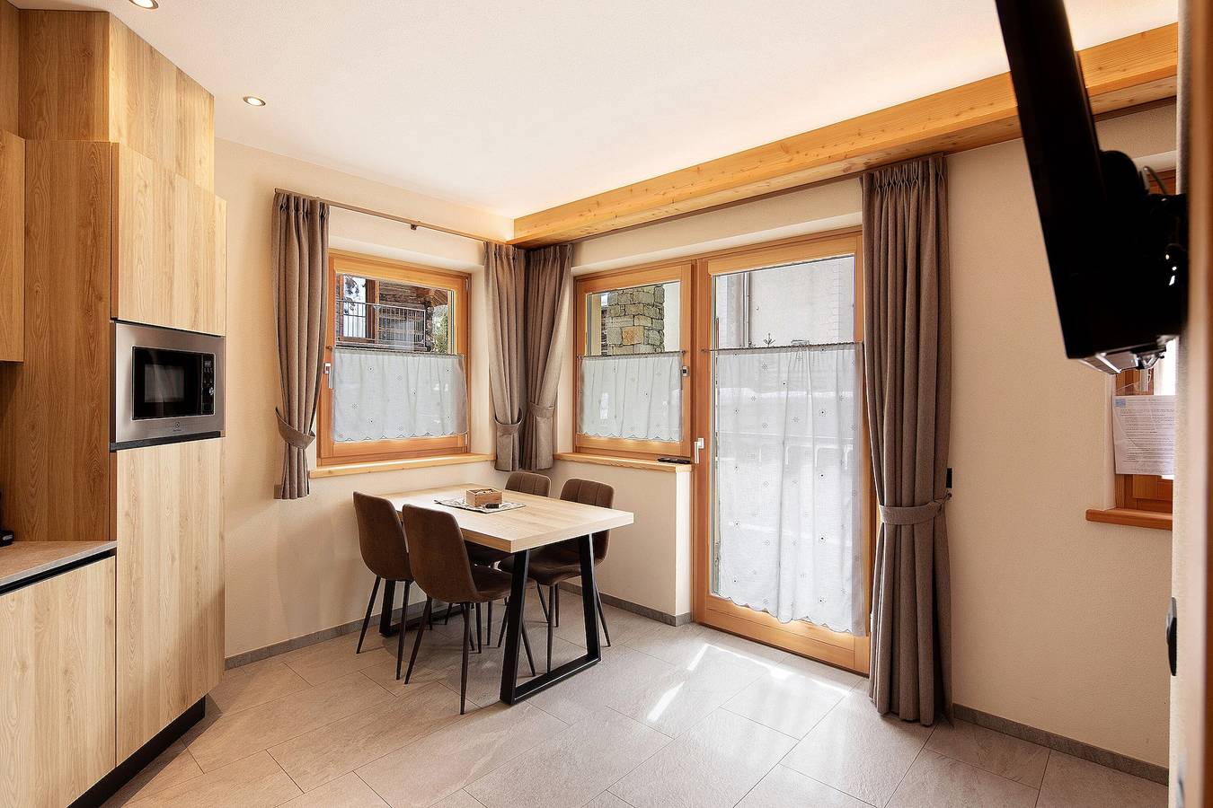 Chalet « Stella Alpina » avec vue sur la montagne, balcon et Wi-Fi in Livigno, Valtellina