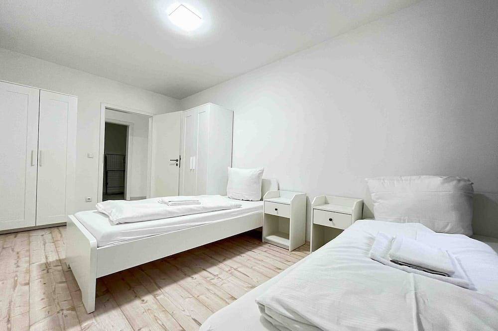 Entire apartment, Big Modern workers rental/ rental housing in Lappersdorf, Eastern Bavaria