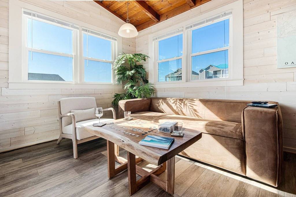 Private Oceanfront Home! - Ocean View From Anywhere In The Home - Beach Gear - Sleeps 4 in Oak Island (NC), Brunswick County