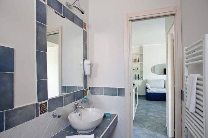 Apartamento entero, Mirto   Apartment located inside the Residence le Ruve Bianche with swimming pool and private beach in Vibonati, Cilento Coast