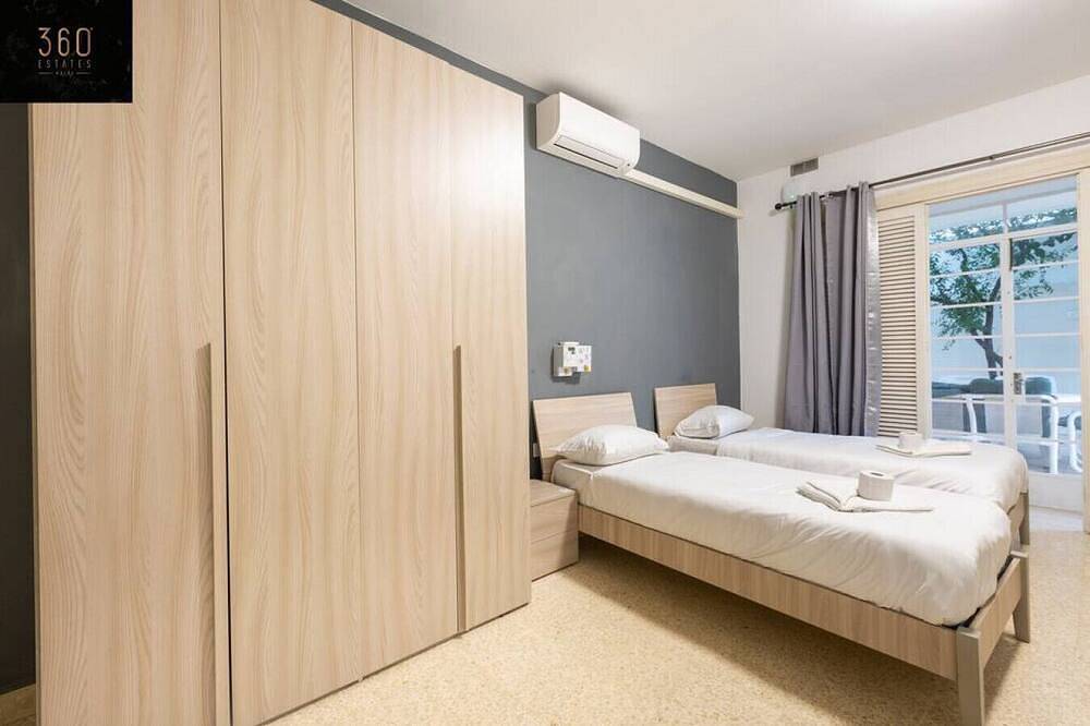 Spacious Num1 house in Swieqi - Sleeps 18 w/Wifi in Swieqi, Ilha de Malta