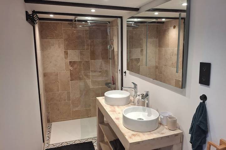 Ganze Wohnung, La Chambre Dérobée, une chambre cosi dans un petit mas sans vis à vis. in Vergèze, Mittelmeerküste (Frankreich)