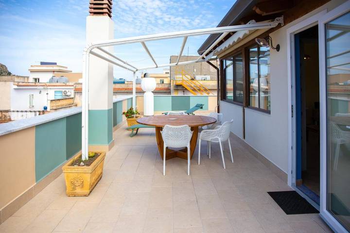 Appartamento per 4 persone, con balcone a Santa Flavia