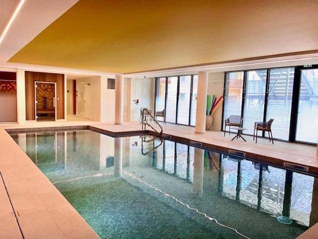 Appart’hôtel pour 2 personnes, avec Balcon et Terrasse ainsi que Jacuzzi et Jardin