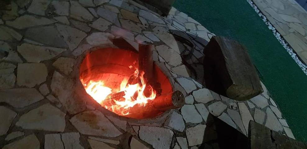 Casas e apartamentos de temporada para 12 pessoas, com vista e piscina e ainda jardim and balcão em Igaratá