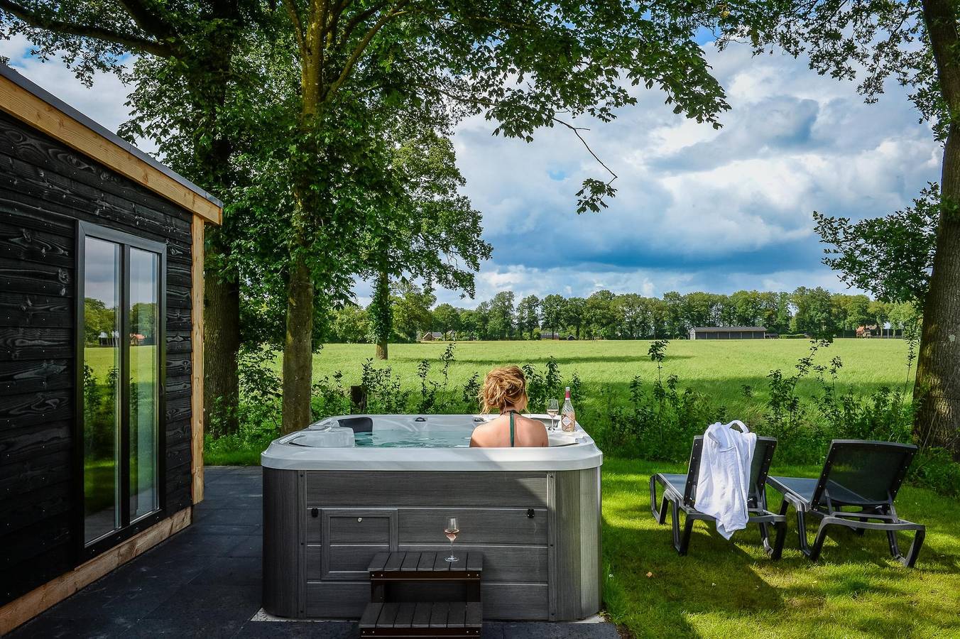 Vakantiepark Hölte — Panorama Wellness Lodge | jacuzzi, sauna and sunshower | 2 persons in Holten, Sallandse Heuvelrug