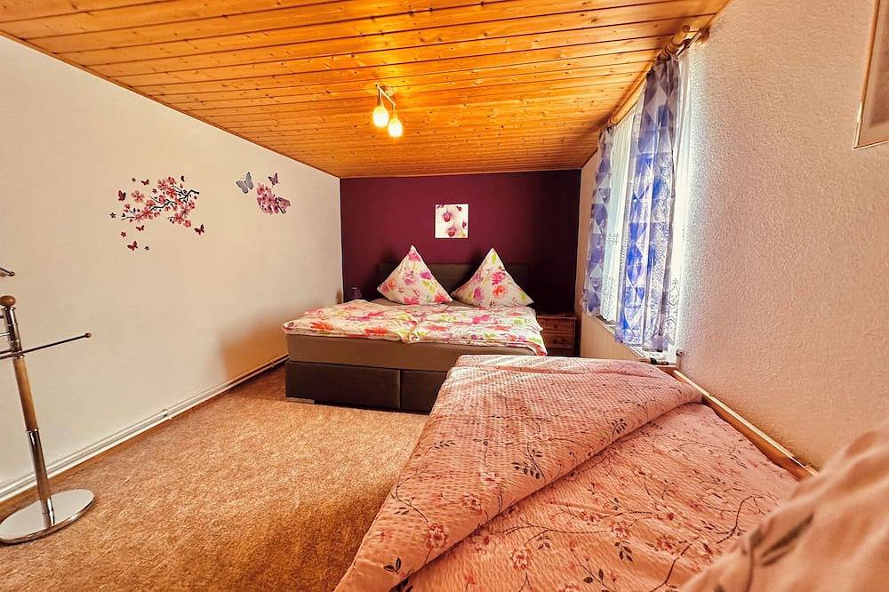 Ganze Wohnung, Ferienwohnung Nettelbeck - 1 Sz Ferienwohnung mit Zugang zum See in Altglobsow, Großwoltersdorf