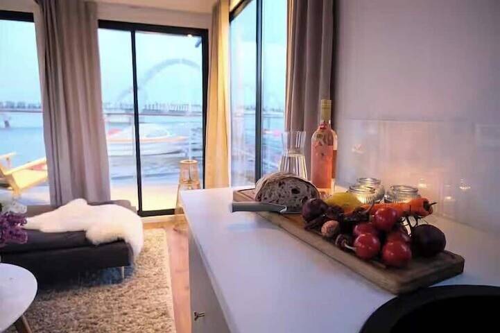 Solvesborg Houseboat with Harbour Views - Sleeps 4 in Sölvesborg, Sölvesborg und Umgebung