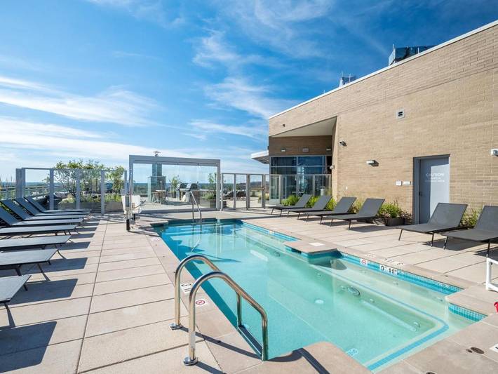 Apartamento de vacaciones para 3 personas, con terraza además de vistas y piscina - 1