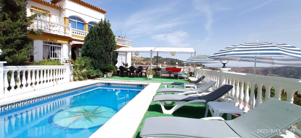 Location de vacances pour 6 personnes, avec Balcon et Jardin à Casarabonela