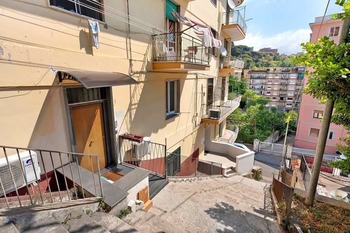 Appartement entier, Appartement 'King' avec Wi-Fi et climatisation in Salerne, Côte Tyrrhénienne Campanie