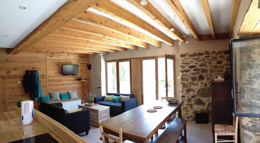 Gîte pour 9 personnes, avec Balcon/Terrasse ainsi que Terrasse et Jardin