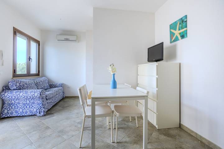 Gîte pour 6 personnes, avec terrasse à Sant'Anna Arresi - 4