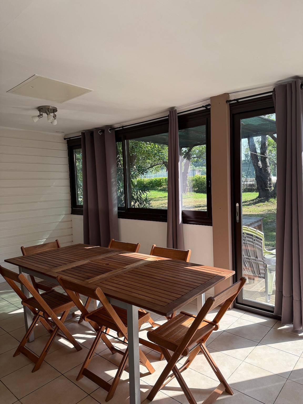 Chalet Bougainvillée, junto al mar y en un gran parque arbolado in Prunete, Cervione