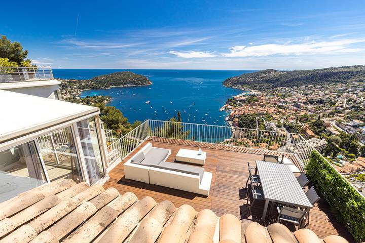 Location de vacances pour 6 personnes, avec Balcon ainsi que Jacuzzi et Terrasse à Villefranche-sur-Mer