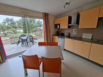Gîte pour 4 personnes, avec piscine et sauna ainsi que vue et jardin, animaux acceptés à Chaveignes