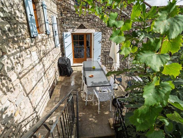 Location de vacances pour 9 personnes, avec piscine ainsi que vue et jardin à Gras - 2