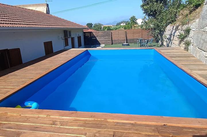 Location de vacances pour 4 personnes, avec Balcon ainsi que Jacuzzi et Jardin dans São Lourenço do Douro
