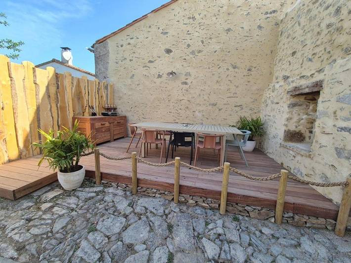 Gîte pour 8 personnes, avec jardin ainsi que terrasse et jacuzzi à Saint-Paul-en-Pareds - 4