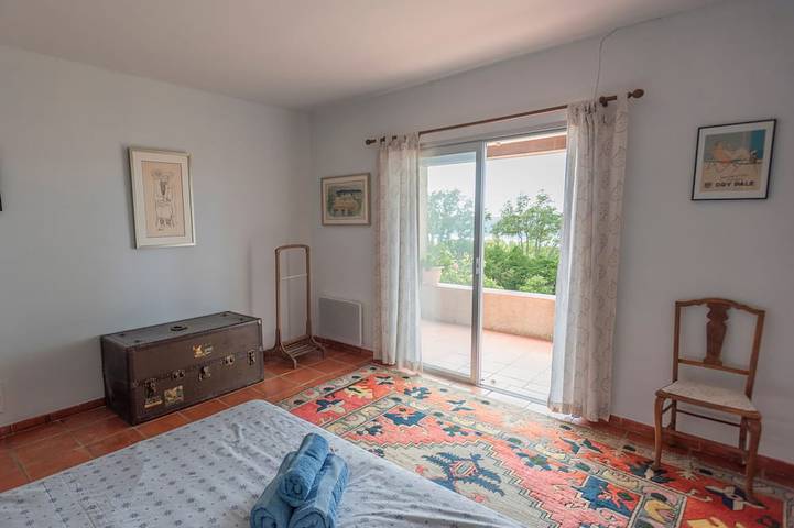 Villa mit schönen Panoramablick und riesen Pool in Aiguines, Brignoles Region