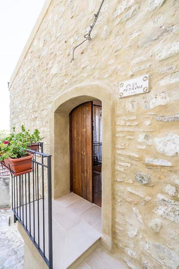 Gîte pour 2 personnes, avec jardin, animaux acceptés à Rocca Imperiale - 2