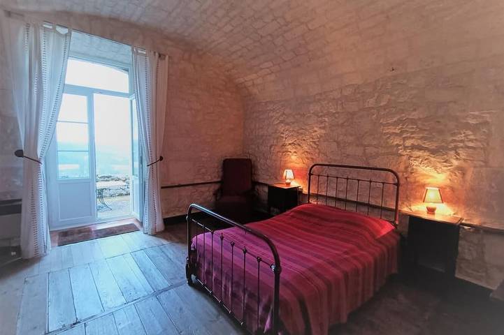 Location de vacances pour 6 personnes, avec jardin à Valprionde - 2