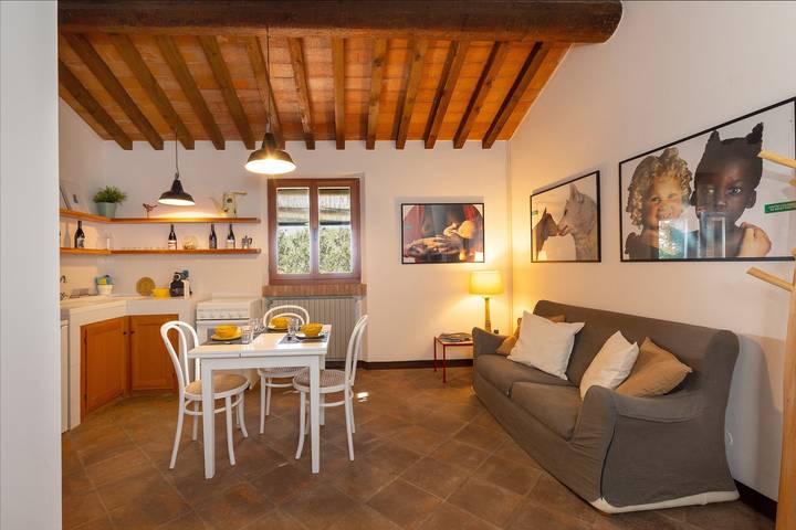 Casa Vacanze 'La Baciosa' con Terrazza Privata, Wi-Fi e Aria Condizionata in Casale Marittimo, Costa degli Etruschi