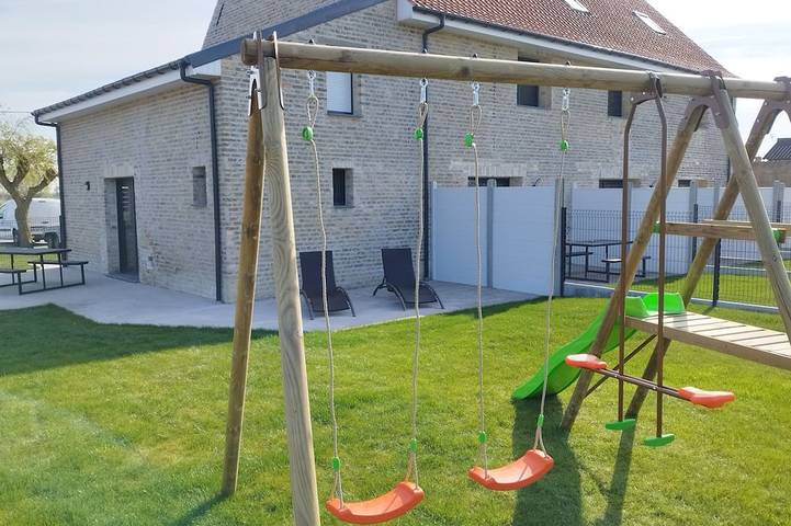 Gîte pour 6 personnes, avec jardin à Saint-Folquin