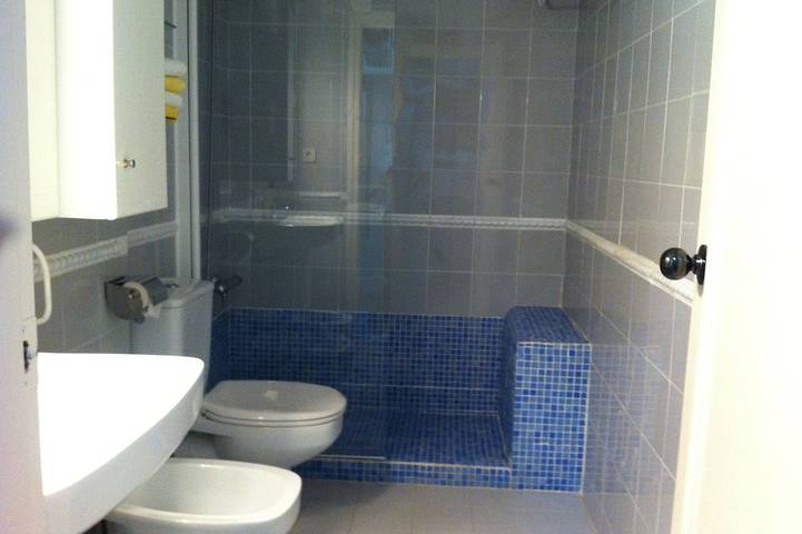 Ganze Wohnung, Air Conditioning, Free WIFI, Ne Tflix, Only 2 Minutes Beach in Alicante, Costa Blanca
