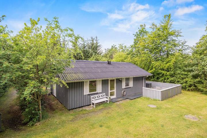 Ferienhaus für 6 Personen, mit Balkon/Terrasse und Terrasse sowie Garten und Sauna in Houstrup Strand