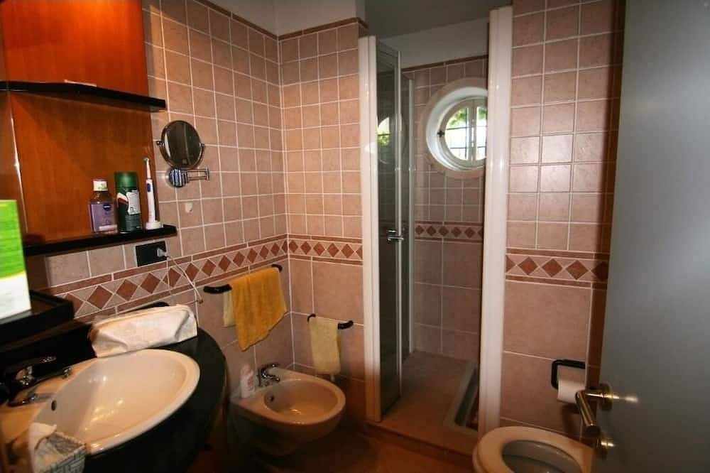 Ganze Wohnung, Bocca di Magra semi-detached house with large terrace in Montemarcello, Ameglia Gemeinde
