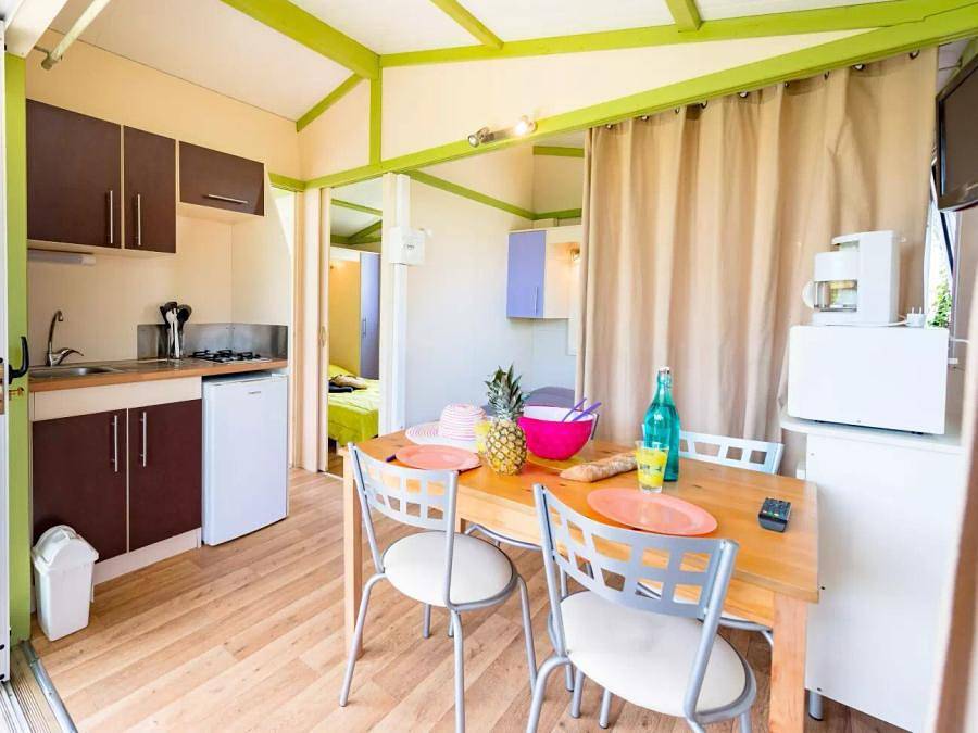 Camping de la Baie - Chalet 2 personnes - 2 Pièces 2 Personnes + Tv in Pen Bé, Assérac
