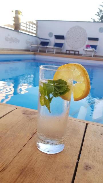 Chambre d’hôte pour 2 personnes, avec jardin ainsi que vue et piscine, animaux acceptés à Pompei