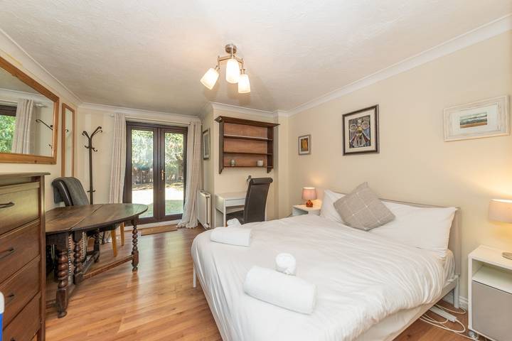 Apartamento entero, Quiet Green&Peaceful Home Near Reading University - Pass the Keys in Reading, Berkshire