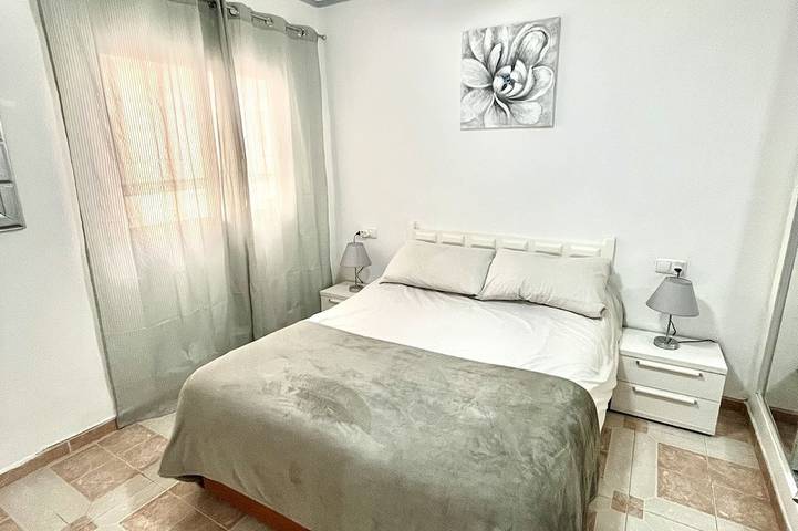Appartement entier, Appartement 2 Chambres avec Piscine, à Courte Distance à Pied de la Plage à Torrevieja in Torrevieja Centre, Torrevieja